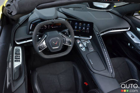 Chevrolet Corvette Stingray Convertible 2021, intérieur